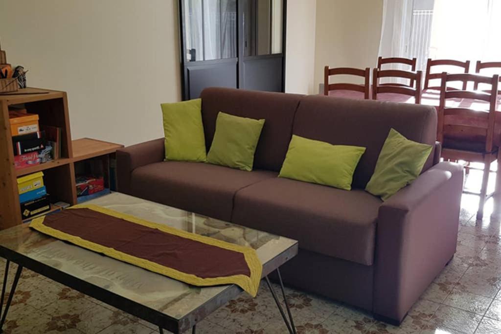 Un Charmant Logement Apartamento Aigues-Mortes Exterior foto